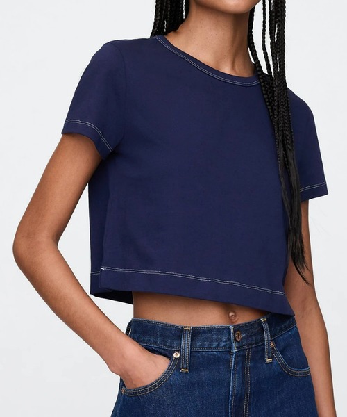 GAP（ギャップ）の「オーガニックコットン ヴィンテージソフト クロップドTシャツ（Tシャツ/カットソー・レディース・ブラック/ネイビー/コーラル/ベージュ/ホワイト/グリーン/ピンク/ライトインディゴブルー/ピンク系その他/ブルー/レッド/グリーン系その他/イエロー・M/XS/L/S/XXS/XL）」の6枚目の写真