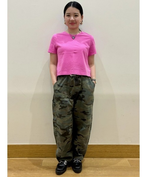 GAP（ギャップ）の「オーガニックコットン ヴィンテージソフト クロップドTシャツ（Tシャツ/カットソー・レディース・ブラック/ネイビー/コーラル/ベージュ/ホワイト/グリーン/ピンク/ライトインディゴブルー/ピンク系その他/ブルー/レッド/グリーン系その他/イエロー・M/XS/L/S/XXS/XL）」の20枚目の写真