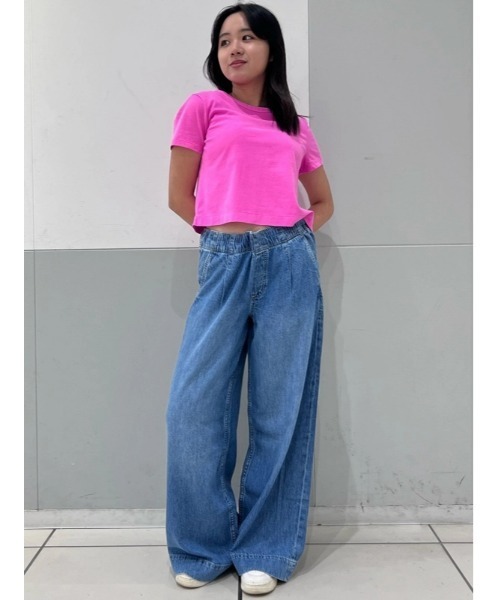 GAP（ギャップ）の「オーガニックコットン ヴィンテージソフト クロップドTシャツ（Tシャツ/カットソー・レディース・ブラック/ネイビー/コーラル/ベージュ/ホワイト/グリーン/ピンク/ライトインディゴブルー/ピンク系その他/ブルー/レッド/グリーン系その他/イエロー・M/XS/L/S/XXS/XL）」の21枚目の写真