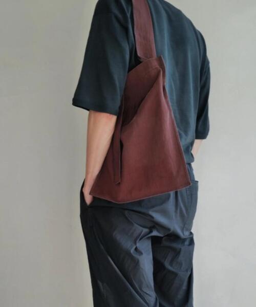 ITTI(イッチ)の「ITTI/イッチ/MARY INSIDE OUT TOTE - M / CERATO BRIGHT(ショルダーバッグ・メンズ・ブラック/ブラウン/レッド・F)」の19枚目の写真