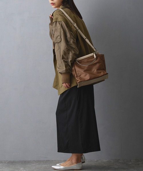 NICOLE white(ニコルホワイト)の「2WAYトートバッグ小(トートバッグ・レディース・グレー/モカ・FREE)」の13枚目の写真