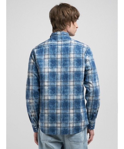REPLAY（リプレイ）の「チェック柄インディゴデニムシャツ（シャツ/ブラウス・メンズ・ブルー・LARGE/X-LARGE/MEDIUM/SMALL）」の2枚目の写真