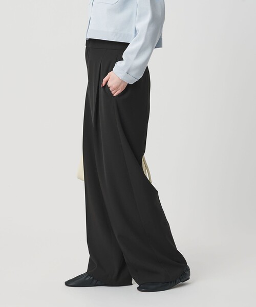 BEAUTY&YOUTH UNITED ARROWS（ビューティーアンドユースユナイテッドアローズ）の「【WEB限定 Wardrobe DAILY MINIMAL】ダブルクロス タックワイドストレートパンツ -ウォッシャブル-（その他パンツ・レディース・ブラック/ネイビー/モカ/ブラウン・S/M/XS/L）」の9枚目の写真