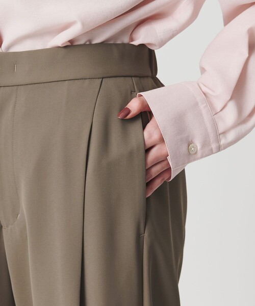 BEAUTY&YOUTH UNITED ARROWS(ビューティーアンドユースユナイテッドアローズ)の「【WEB限定 Wardrobe DAILY MINIMAL】ダブルクロス タックワイドストレートパンツ ウォッシャブル(スラックス・レディース・ブラック/ネイビー/モカ/ブラウン・S/M/XS/L)」の16枚目の写真