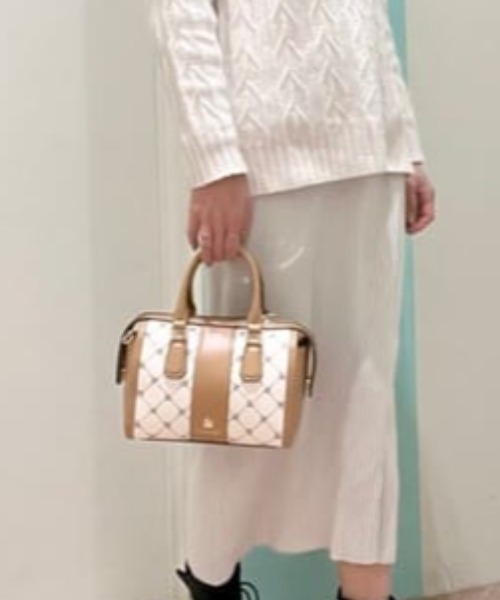 & chouette（アンドシュエット）の「モノグラム ミニボストンバッグ（ボストンバッグ・レディース・オフホワイト/ダークブラウン・FREE）」の2枚目の写真