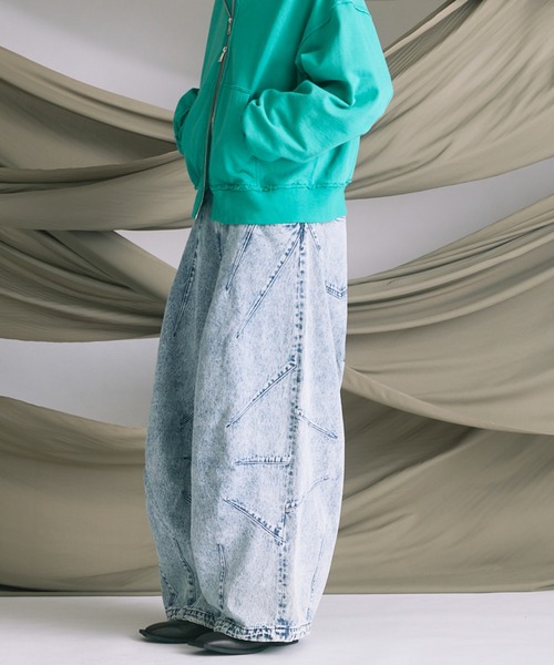 MAISON SPECIAL（メゾンスペシャル）の「《UNISEX》Prime-Wide Denim Balloon Pants/プライムワイドデニムバルーンパンツ【MAISON SPECIAL/メゾンスペシャル】（デニムパンツ・メンズ・ホワイト/ブラック/ブルー・1/0）」の21枚目の写真