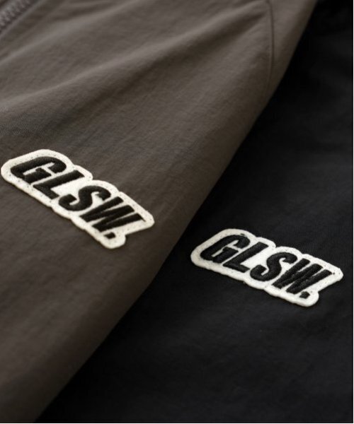 GLAZOS(グラソス)の「【大人向けサイズあり】【GLSW.】【セットアップ対応】ナイロン・ ジップアップアウター(ブルゾン・キッズ・チャコールグレー/ブラック・L/M/S/LL)」の8枚目の写真