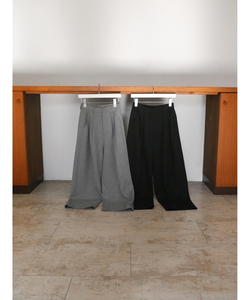 Katrin TOKYO(カトリーントーキョー)の「2tuck slacks(スラックス・レディース・ブラック・XS/S/M/S-Short)」の3枚目の写真