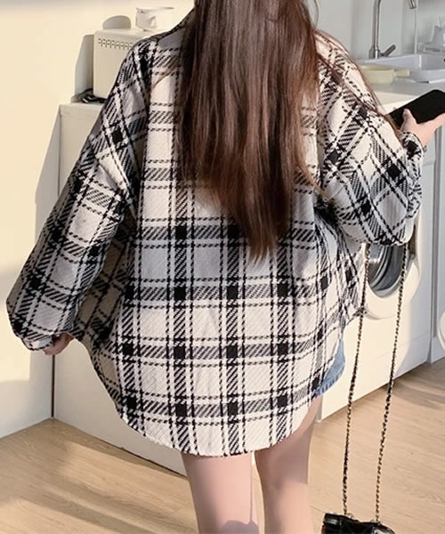 Pittok(ピットク)の「チェック柄オーバーサイズ ツイードシャツ(シャツ/ブラウス・レディース・ブラック/ホワイト・MEDIUM)」の7枚目の写真