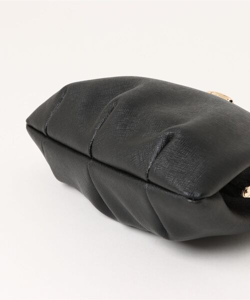 Vivienne Westwood(ヴィヴィアンウエストウッド)の「GRANNY FRAME PURSE(ショルダーバッグ・レディース・ブラック・FREE)」の3枚目の写真