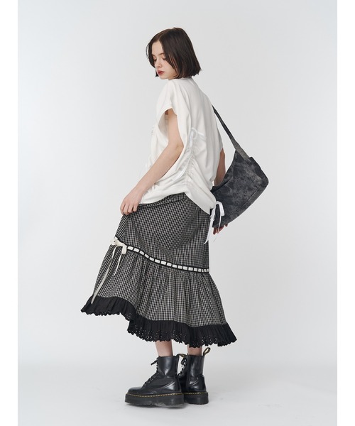 jouetie（ジュエティ）の「リボンステッチアシメロングスカート【セットアップ対応】夏服（スカート・レディース・ブラック/オフホワイト/レッド・MEDIUM）」の7枚目の写真