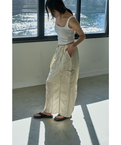 marjour（マージュール）の「GATHER NYLON SKIRT（スカート・レディース・オフホワイト・M）」の12枚目の写真