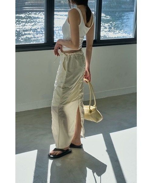 marjour（マージュール）の「GATHER NYLON SKIRT（スカート・レディース・オフホワイト・M）」の10枚目の写真