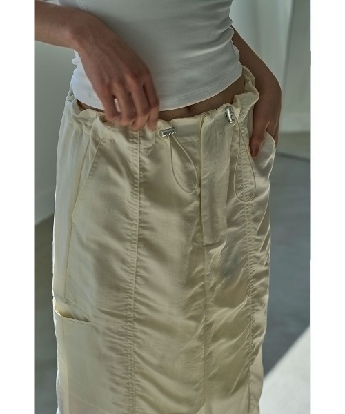 marjour（マージュール）の「GATHER NYLON SKIRT（スカート・レディース・オフホワイト・M）」の14枚目の写真
