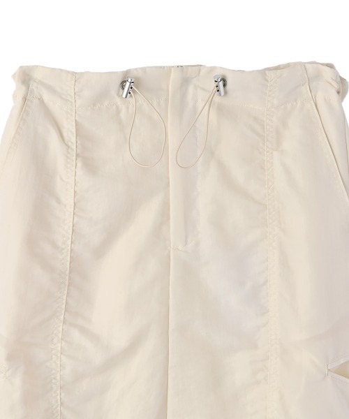 marjour（マージュール）の「GATHER NYLON SKIRT（スカート・レディース・オフホワイト・M）」の13枚目の写真