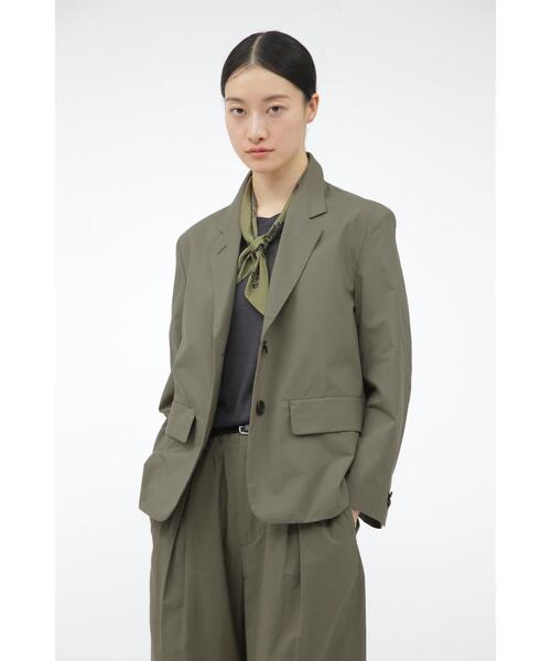 MARGARET HOWELL（マーガレットハウエル）の「MATT COTTON SILK POPLIN（テーラードジャケット・レディース・カーキ/ネイビー系1・1/2）」の2枚目の写真