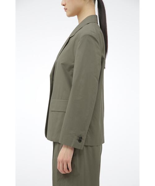 MARGARET HOWELL（マーガレットハウエル）の「MATT COTTON SILK POPLIN（テーラードジャケット・レディース・カーキ/ネイビー系1・1/2）」の7枚目の写真