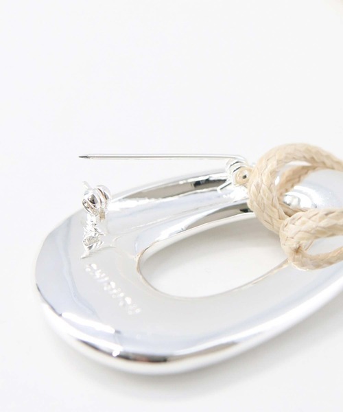 CHIGNON(シニヨン)の「オーバルブローチネックレス(ネックレス・レディース・シルバー・FREE)」の10枚目の写真