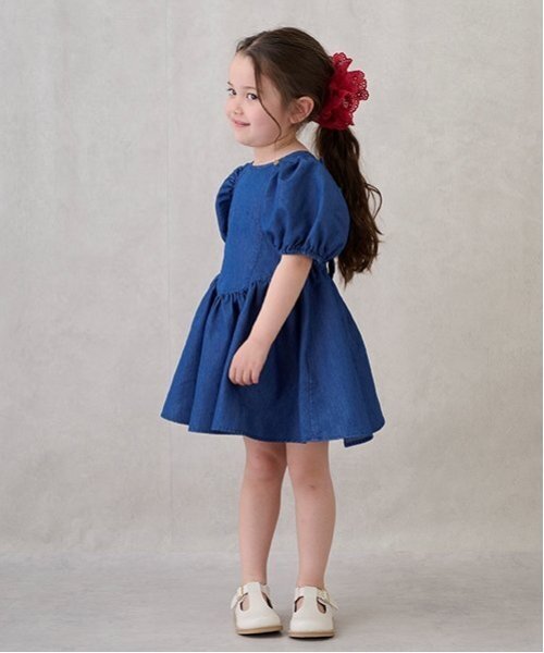 petit main（プティマイン）の「袖パフペプラムワンピース（ワンピース・キッズ・ブルー/オフホワイト・130cm/110cm/100cm/120cm/90cm/80ｃｍ）」の3枚目の写真