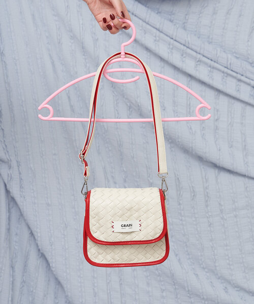 GRAIN(グレイン)の「【GRAIN/グレイン】2WAYクロス編みショルダーバック(ショルダーバッグ・レディース・ブラウン/アイボリー/グリーン・FREE)」の4枚目の写真