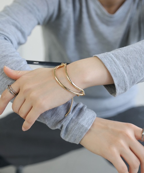 select MOCA（セレクトモカ）の「カーブラインブレスレット（ブレスレット・レディース・シルバー/ゴールド・FREE）」の2枚目の写真