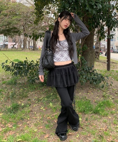 anyonemore（エニワンモア）の「レースリボンチェックビスチェ+カーディガンセット（カーディガン/ボレロ・レディース・チャコール・FREE）」の6枚目の写真