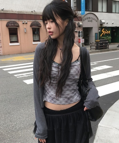 anyonemore（エニワンモア）の「レースリボンチェックビスチェ+カーディガンセット（カーディガン/ボレロ・レディース・チャコール・FREE）」の8枚目の写真