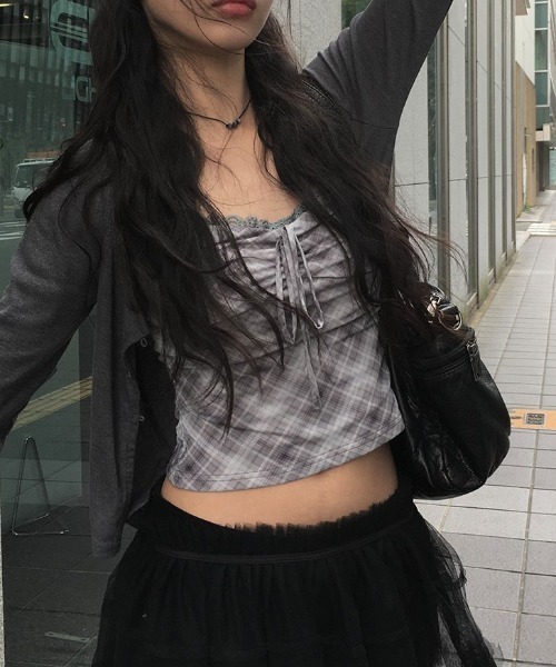 anyonemore（エニワンモア）の「レースリボンチェックビスチェ+カーディガンセット（カーディガン/ボレロ・レディース・チャコール・FREE）」の10枚目の写真