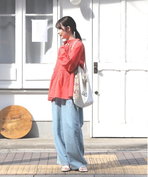 SOMETHING(サムシング)の「SOMETHING(サムシング)リネンペインターデニムパンツ(デニムパンツ・レディース・ライトインディゴブルー・S/M/XS)」の9枚目の写真