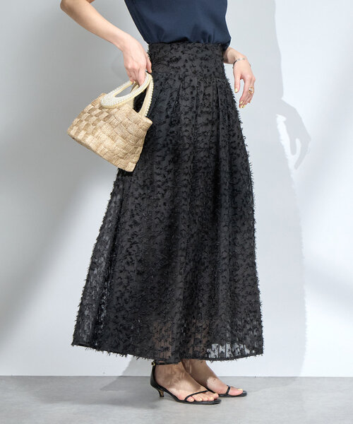 La boutique BonBon（ラブティックボンボン）の「【セットアップ可・お上品見え】カットジャガードバックレースアップスカート（スカート・レディース・ホワイト/ブラック・38/36）」の4枚目の写真