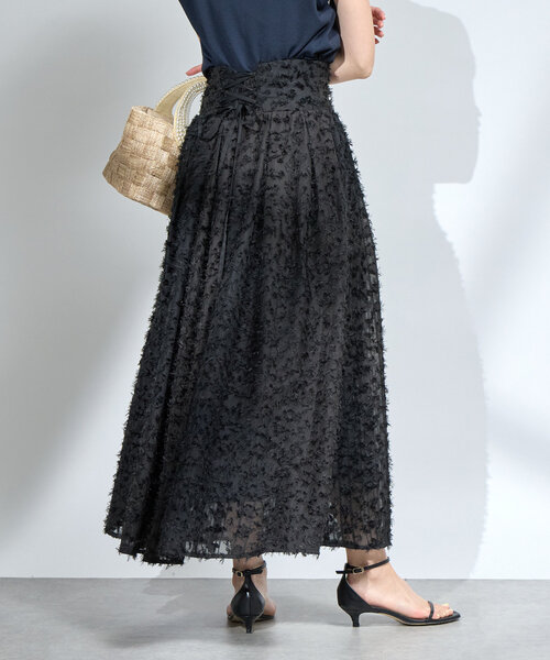 La boutique BonBon（ラブティックボンボン）の「【セットアップ可・お上品見え】カットジャガードバックレースアップスカート（スカート・レディース・ホワイト/ブラック・38/36）」の5枚目の写真