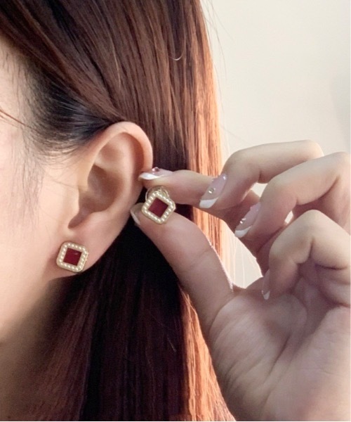 パヴェボール イヤリング♡ストロベリーレッド レディースのイヤリング（レッド/赤色系）ファッション通販 - ZOZOTOWN