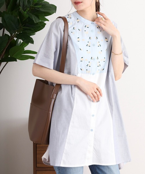 Emago(イマゴ)の「EMAGO レモン刺繍チュニックシャツ(シャツ/ブラウス・レディース・ブラック/ブルー/グレー・FREE)」の3枚目の写真