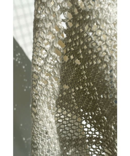 marjour（マージュール）の「TRIANGLE SCARF（バンダナ/スカーフ・レディース・アイボリー・FREE）」の5枚目の写真