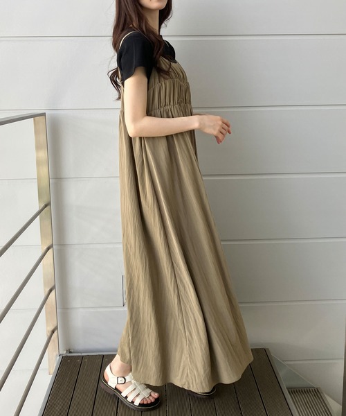 GLAMOROUS JANE(グラマラスジェーン)の「レーヨンギャザーキャミワンピース(ドレス・レディース・ブラック/ベージュ・FREE)」の20枚目の写真