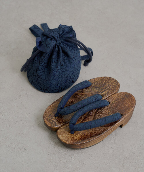 Chico(チコ)の「【浴衣2025】巾着付きレース下駄(その他シューズ・レディース・アイボリー/ネイビー・FREE)」の8枚目の写真