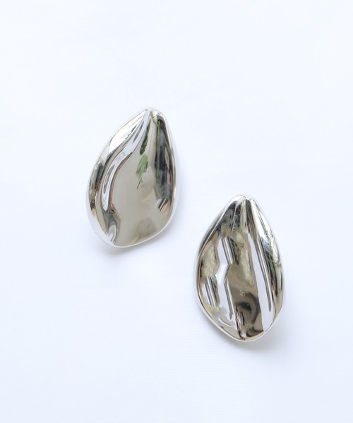 Crisp（クリスプ）の「ニュアンスドロップピアス（ピアス（両耳用）・レディース・ゴールド/シルバー・FREE）」の4枚目の写真