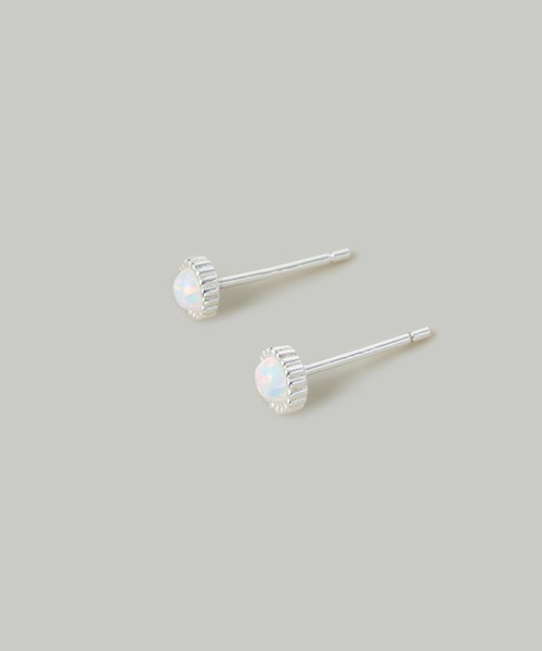 Jolie Toujours(ジョリトゥジュール)の「【金属アレルギー軽減】〈Silver925〉人工オパールスタッドピアス(ピアス(両耳用)・レディース・シルバー/サックスブルー・FREE)」の8枚目の写真