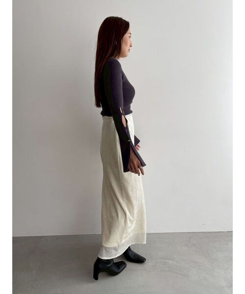 LAGUNAMOON（ラグナムーン）の「シアーベロアナロースカート（スカート・レディース・アイボリー/ブラック/ブラウン・SMALL/MEDIUM）」の15枚目の写真