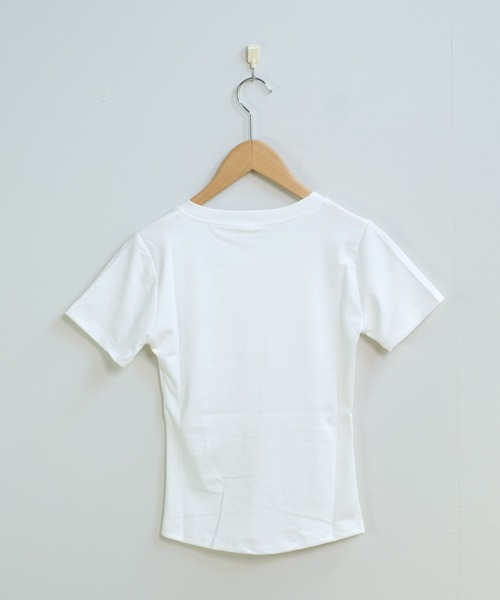 shopnikoniko(ショップニコニコ)の「Tシャツ ヘンリーネック 半袖 トップス ロゴ刺繍Tシャツ タイトトップス(Tシャツ/カットソー・レディース・グレー/ホワイト・フリー)」の20枚目の写真
