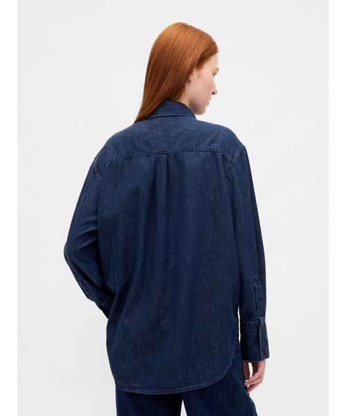 GAP(ギャップ)の「ウルトラソフトデニム ビッグシャツ(シャツ/ブラウス・レディース・インディゴブルー・XS/S/M/L/XXS)」の4枚目の写真