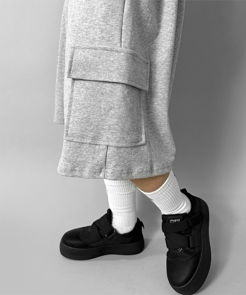 LVEU.（ラブユ.）の「【LVEU.】スウェットカーゴハーフパンツ / ボトムス パンツ ハーフパンツ スウェット オーバー スポーティ カジュアル カーゴパンツ ブラック グレー（スウェットパンツ・レディース・グレー/ブラック・FREE）」の16枚目の写真