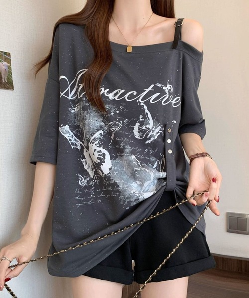 tシャツ 胸プリント肩ベルト付オフショルTシャツ レディース 胸ﾌﾟﾘﾝﾄ肩ﾍﾞﾙﾄ付ｵﾌｼｮﾙTｼｬﾂ（Tシャツ/カットソー）｜SPIGA