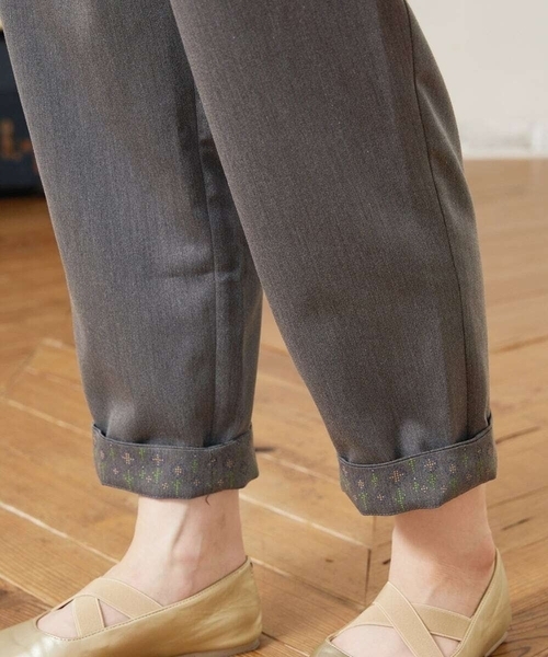 Jocomomola（ホコモモラ）の「Liso ツイルテーパードパンツ（その他パンツ・レディース・グレー/ベージュ・42/40）」の17枚目の写真