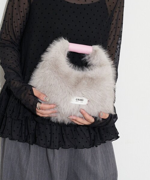 GRAIN（グレイン）の「【GRAIN/グレイン】2WAYミニフェイクファーハンドバッグ（ショルダーバッグ・レディース・ブラウン/ベージュ/グレー・FREE）」の7枚目の写真
