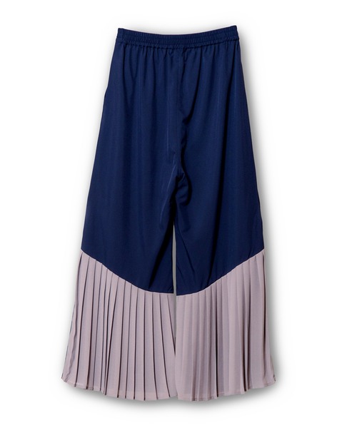 OSMOSIS（オズモーシス）の「バックプリーツヘムパンツ（その他パンツ・レディース・ネイビー/ブラック/ライトベージュ・ONE SIZE）」の15枚目の写真