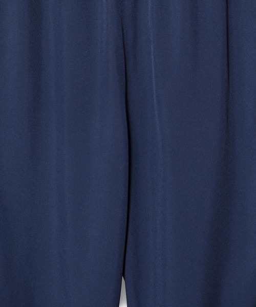 OSMOSIS（オズモーシス）の「バックプリーツヘムパンツ（その他パンツ・レディース・ネイビー/ブラック/ライトベージュ・ONE SIZE）」の17枚目の写真