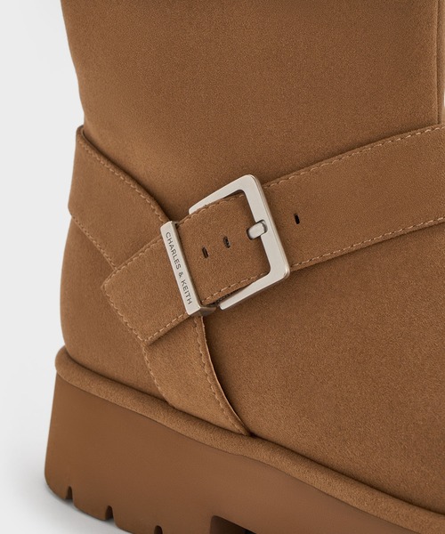 CHARLES & KEITH（チャールズ & キース）の「Bergen ベルゲン テクスチャーファートリムリジッドソールプラットフォームアンクルブーツ（ブーツ・レディース・サンドベージュ/ブラウン・26.5cm/25.5cm/25cm/24.5cm/23.5cm/23cm/22.5cm）」の10枚目の写真
