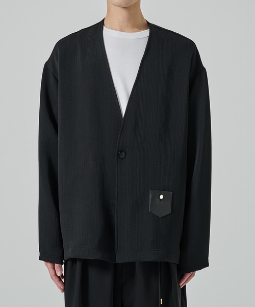 CULLNI（クルニ）の「【CULLNI】別注 Minimal Pocket PLEATS Cardigan（カーディガン/ボレロ・メンズ・ブラック/ブラウン/ダークグレー・1/2）」の10枚目の写真
