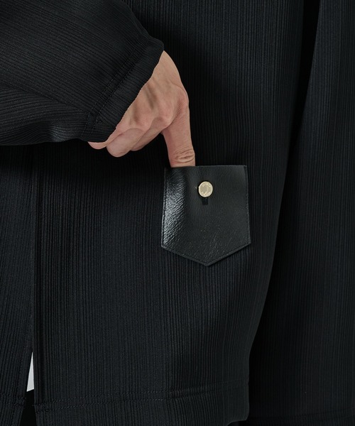 CULLNI（クルニ）の「【CULLNI】別注 Minimal Pocket PLEATS Cardigan（カーディガン/ボレロ・メンズ・ブラック/ブラウン/ダークグレー・1/2）」の16枚目の写真